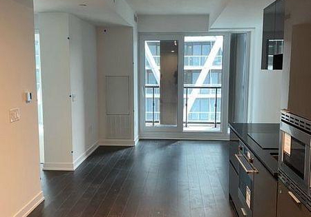 238-simcoe-street-toronto-ontario-c12629060