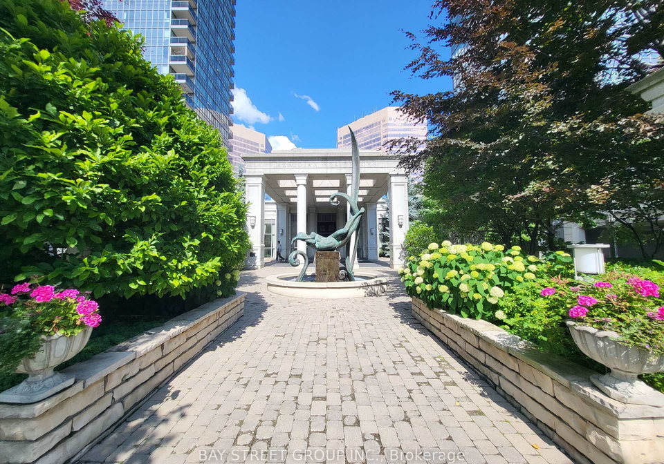 15-greenview-avenue-toronto-ontario-c12629084