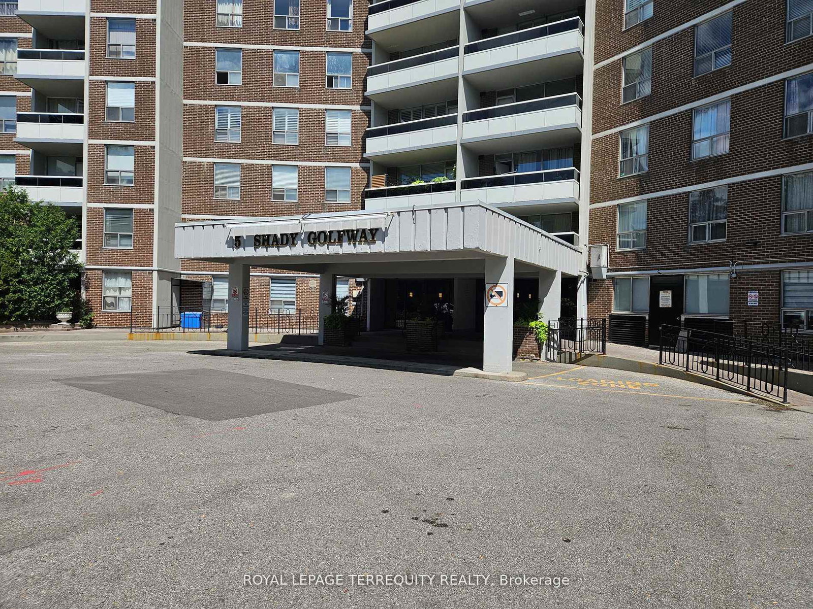 5-shady-golfway-east-york-ontario-c12629420
