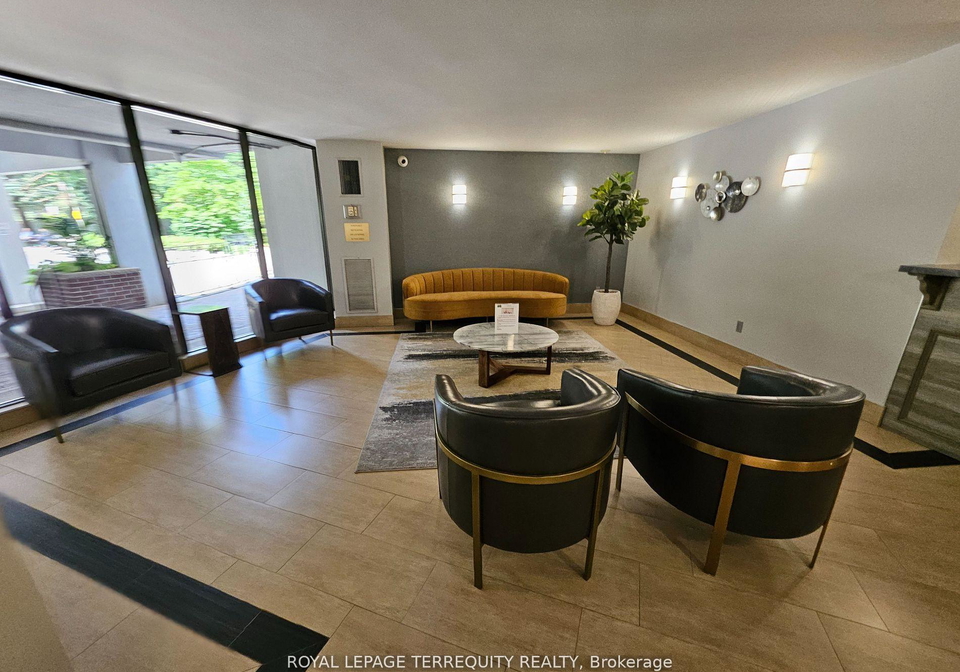 5-shady-golfway-east-york-ontario-c12629420