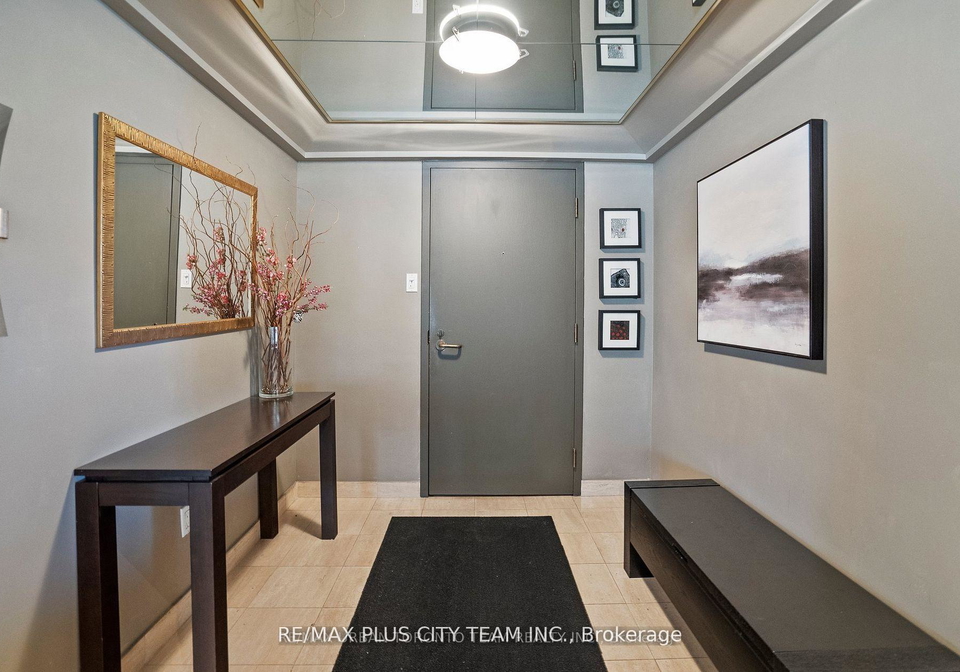 251-queens-quay-w-toronto-ontario-c12630242