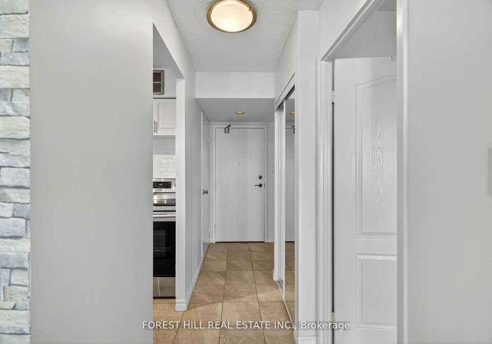 633-bay-street-toronto-ontario-c12630548