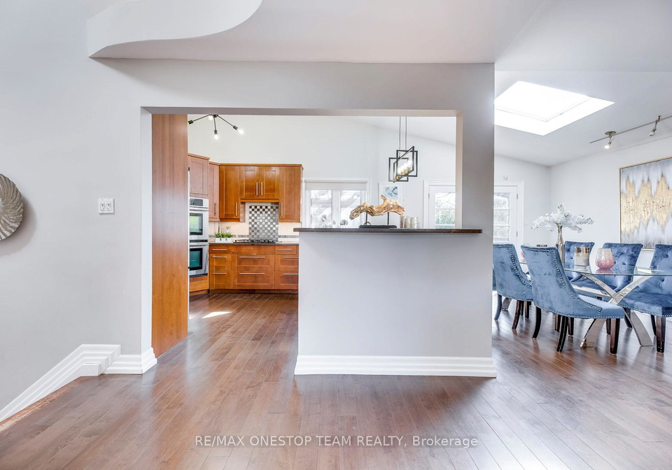 5-foursome-crescent-north-york-ontario-c12630568