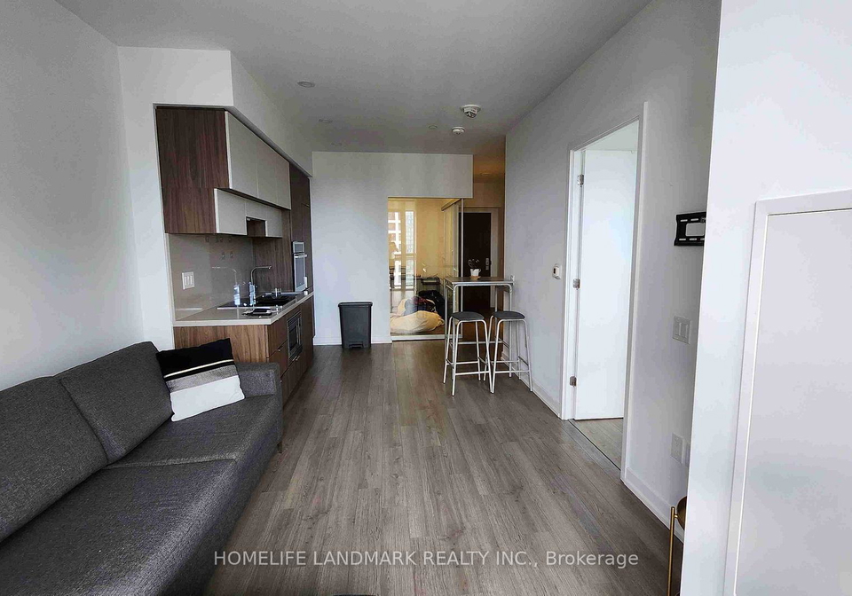 39-w-roehampton-avenue-w-toronto-ontario-c12630956