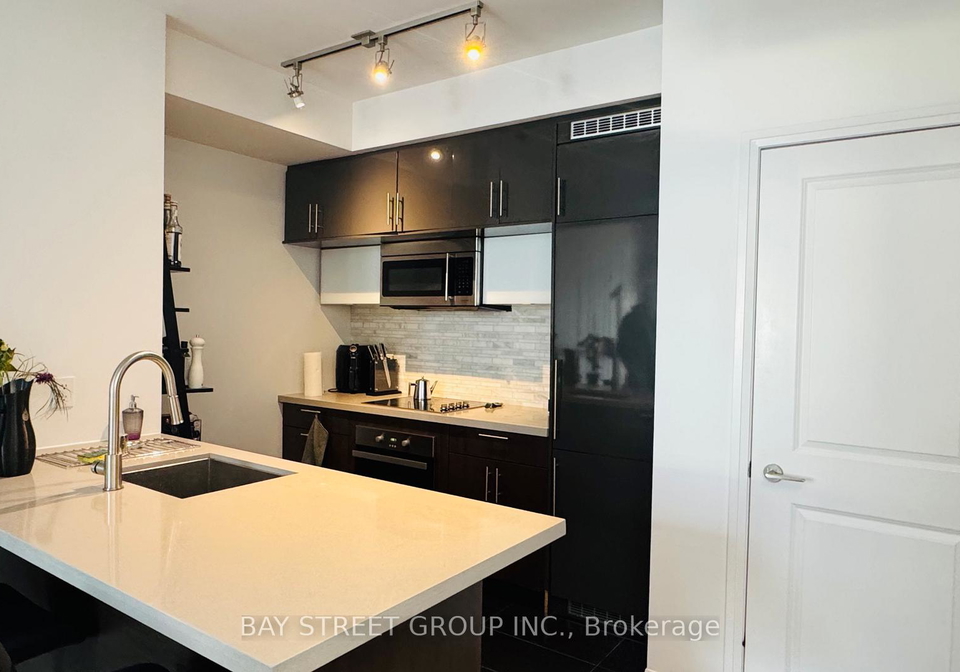 8-mercer-street-toronto-ontario-c12631402