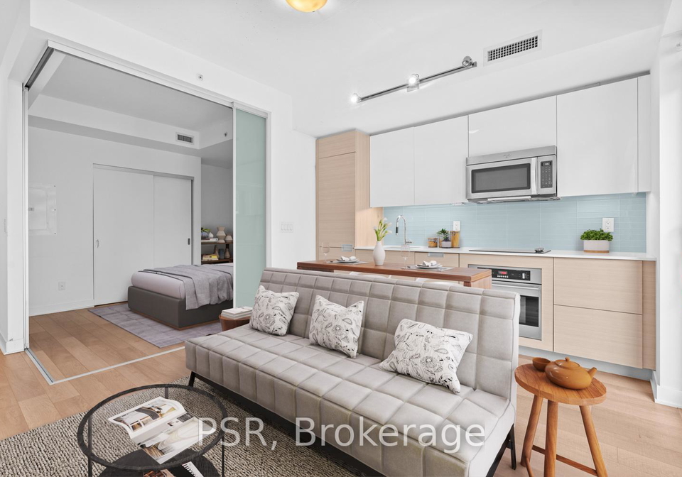 210-simcoe-street-toronto-ontario-c12631458