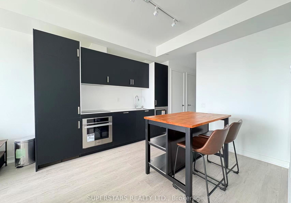 88-queen-street-e-toronto-ontario-c12631598