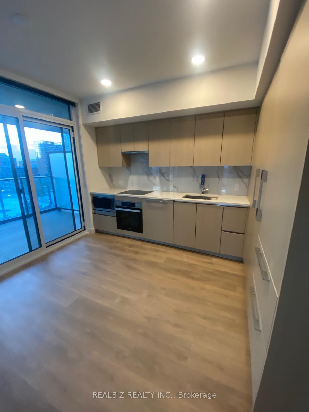 1-concord-cityplace-way-toronto-ontario-c12632106