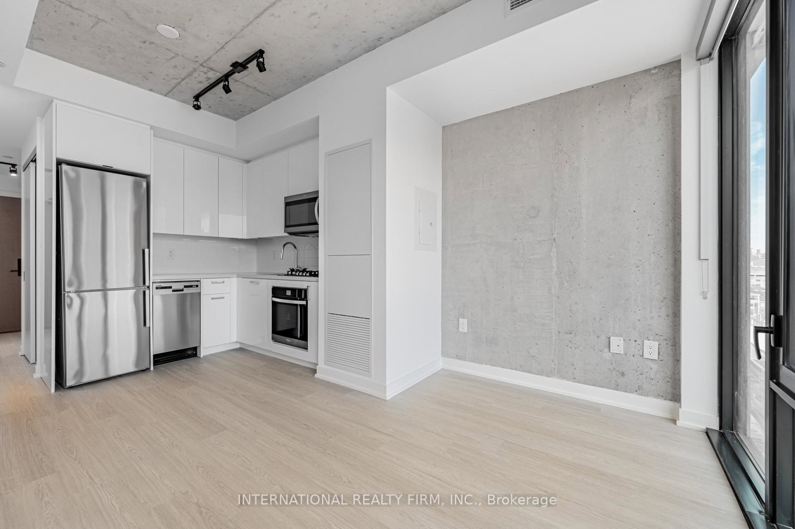 195-mccaul-street-toronto-ontario-c12632374