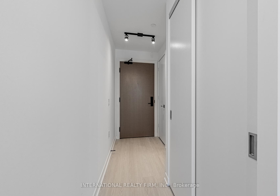 195-mccaul-street-toronto-ontario-c12632374