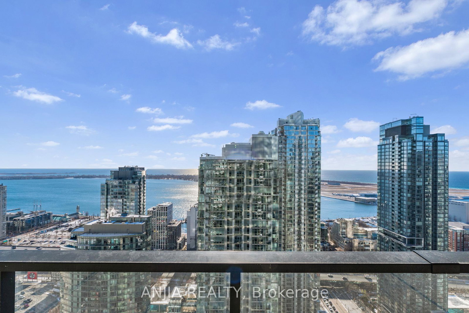 1-concord-cityplace-way-toronto-ontario-c12632624