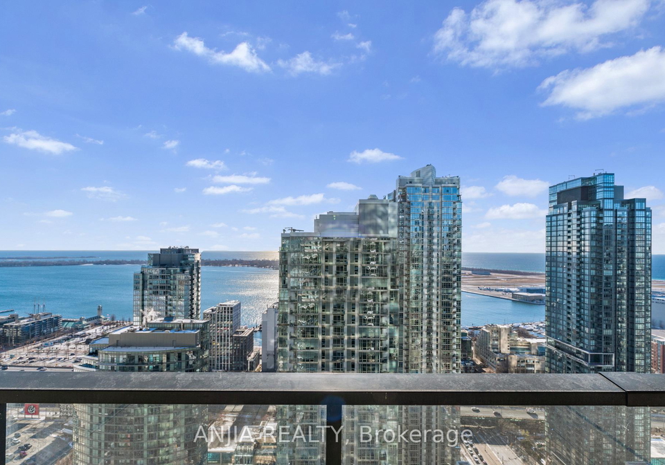 1-concord-cityplace-way-toronto-ontario-c12632624