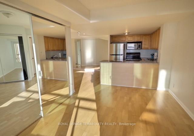 230-queens-quay-w-toronto-ontario-c12632742
