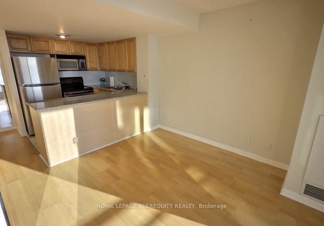 230-queens-quay-w-toronto-ontario-c12632742