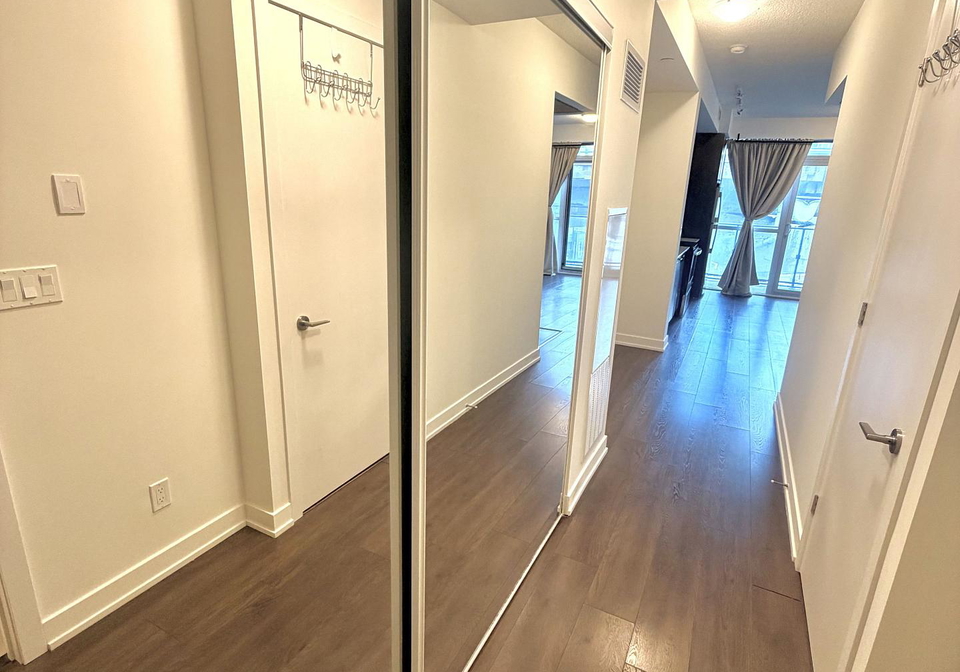 50-bruyeres-mews-toronto-ontario-c12633138