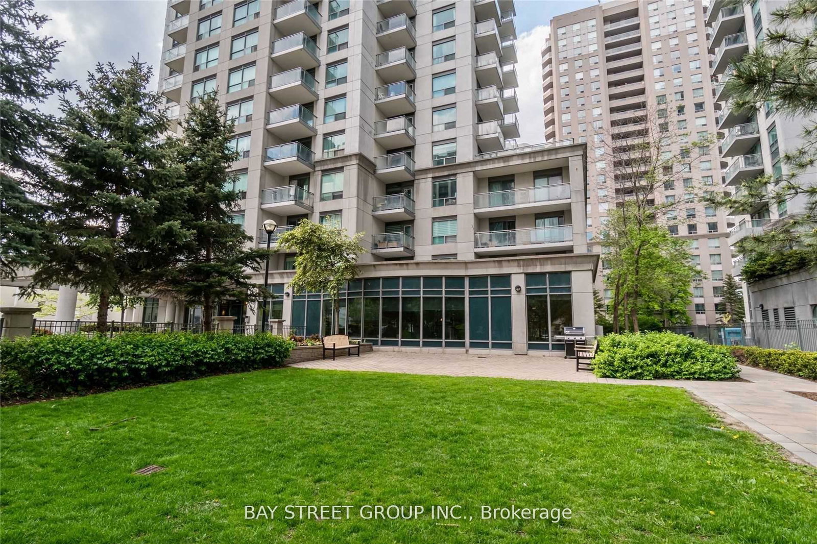 21-hillcrest-avenue-north-york-ontario-c12633148