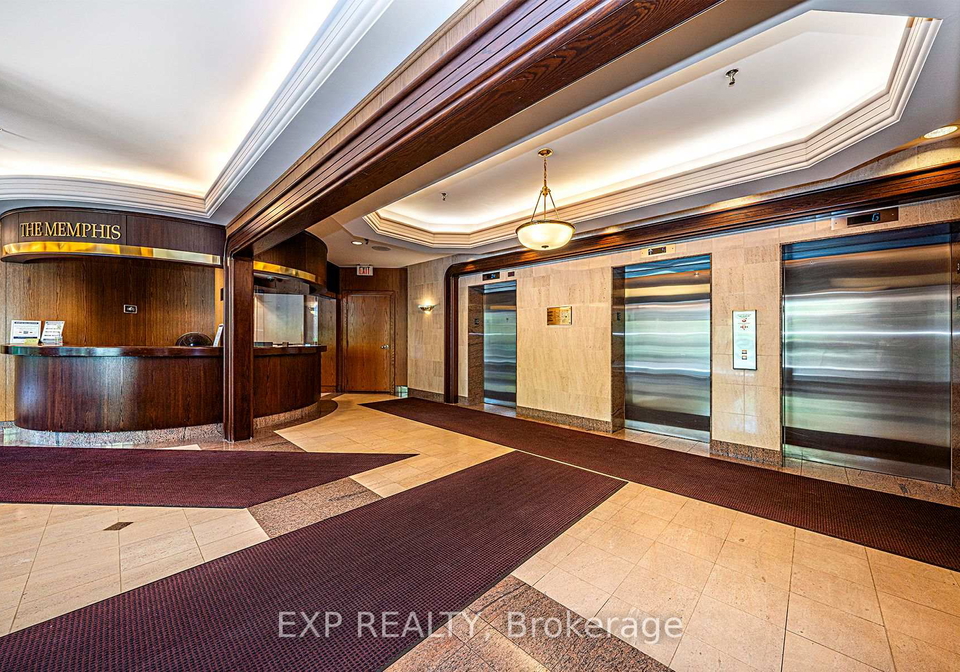 942-yonge-street-s-toronto-ontario-c12633216