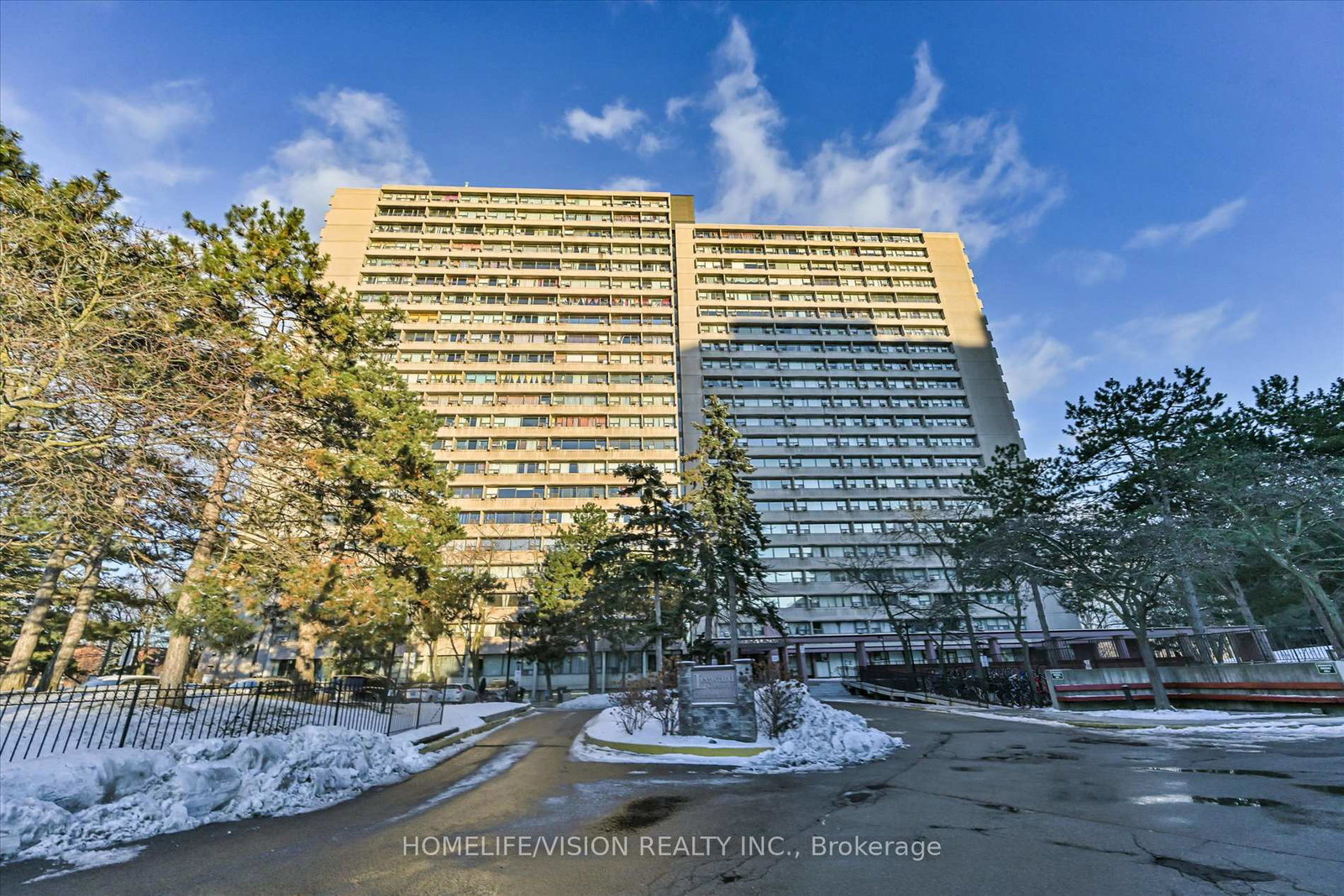 100-leeward-glenway-east-york-ontario-c12633282