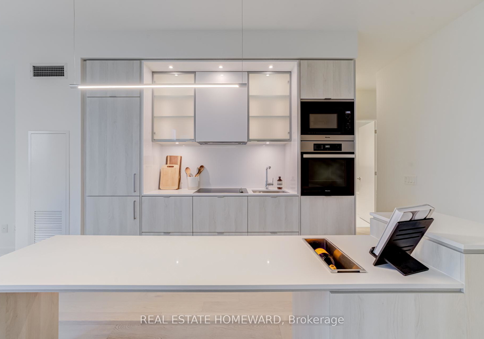 11-yorkville-avenue-toronto-ontario-c12633640
