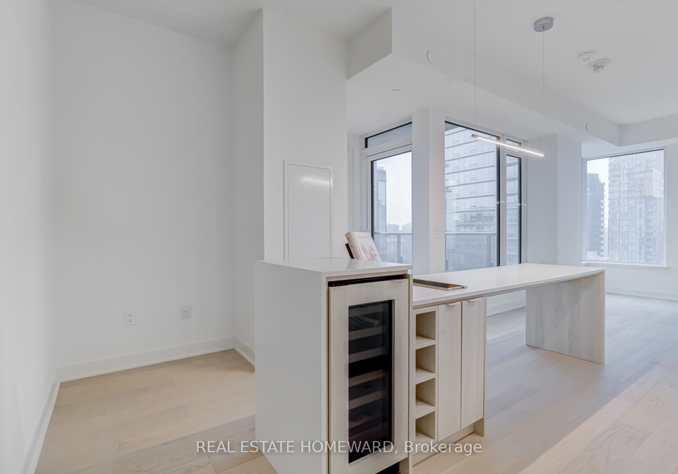 11-yorkville-avenue-toronto-ontario-c12633640