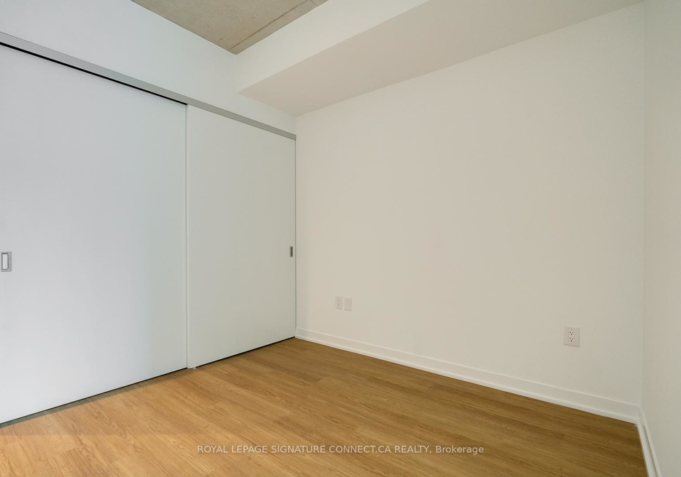195-mccaul-street-toronto-ontario-c12633792