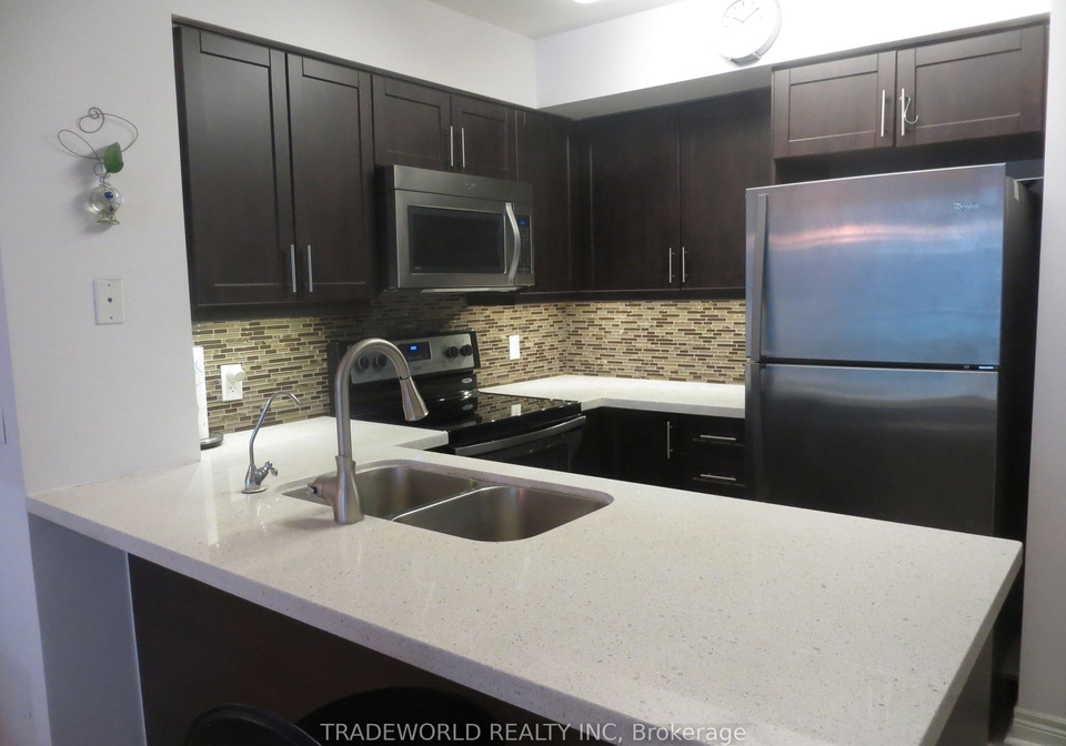 30-grand-trunk-crescent-toronto-ontario-c12633918