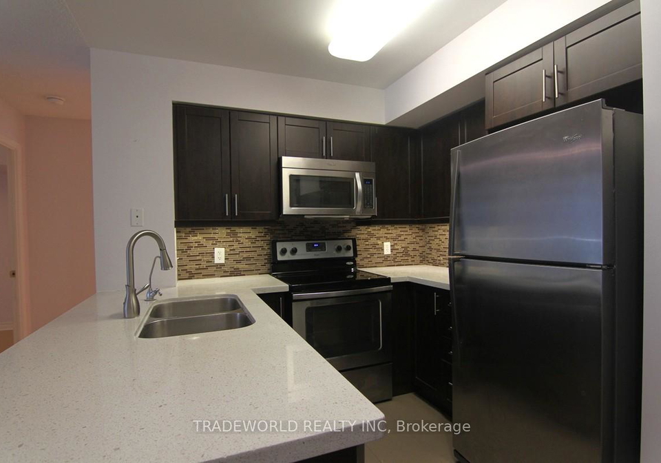 30-grand-trunk-crescent-toronto-ontario-c12633918
