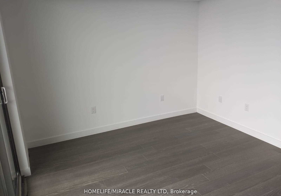 11-wellesley-street-w-toronto-ontario-c12633966