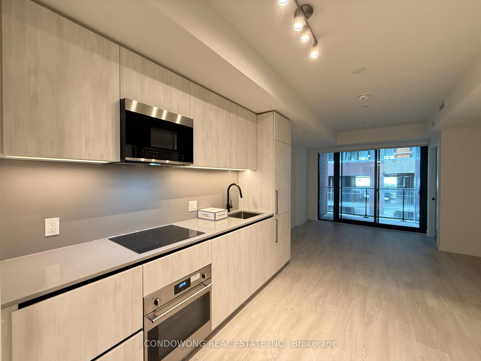 35-parliament-street-toronto-ontario-c12635188