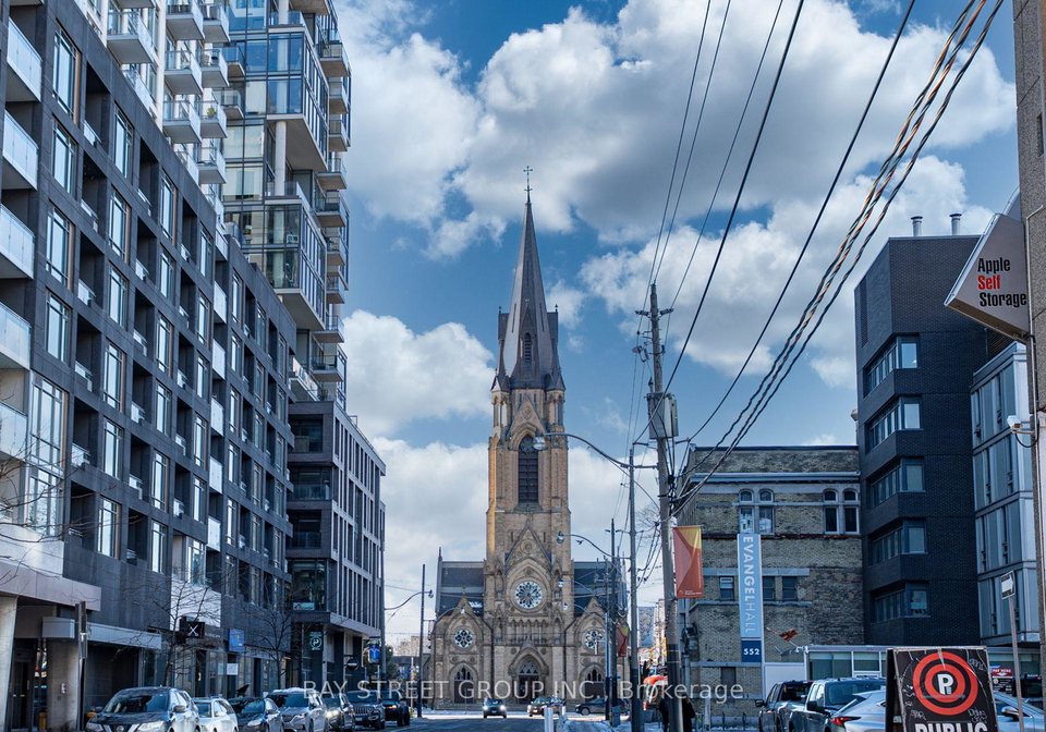 501-adelaide-street-w-toronto-ontario-c12635564