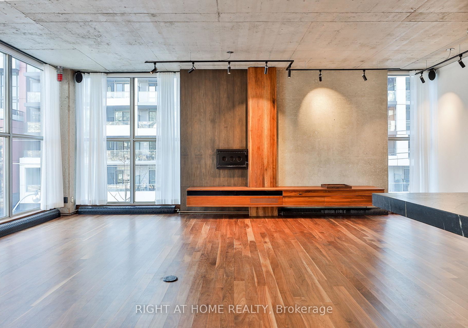 20-niagara-street-toronto-ontario-c12635662