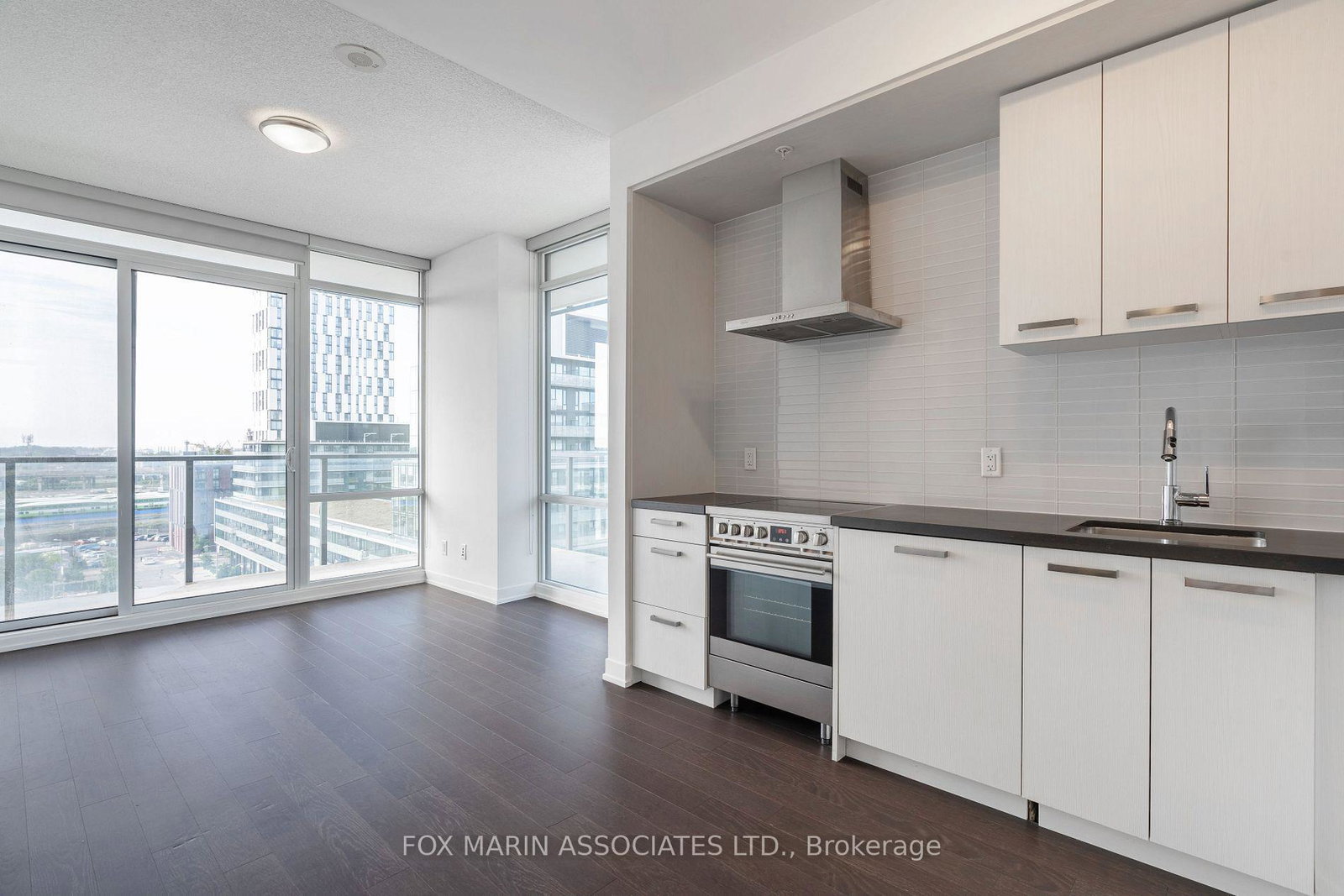 120-bayview-avenue-toronto-ontario-c12635686