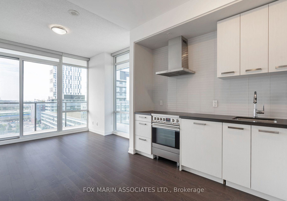 120-bayview-avenue-toronto-ontario-c12635686