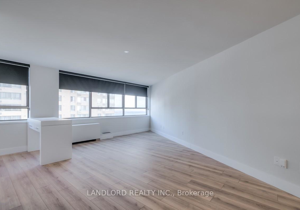 270-w-queens-quay-w-toronto-ontario-c12636380