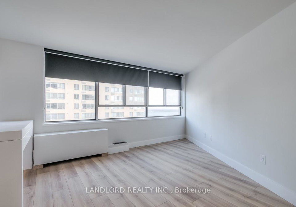 270-w-queens-quay-w-toronto-ontario-c12636380