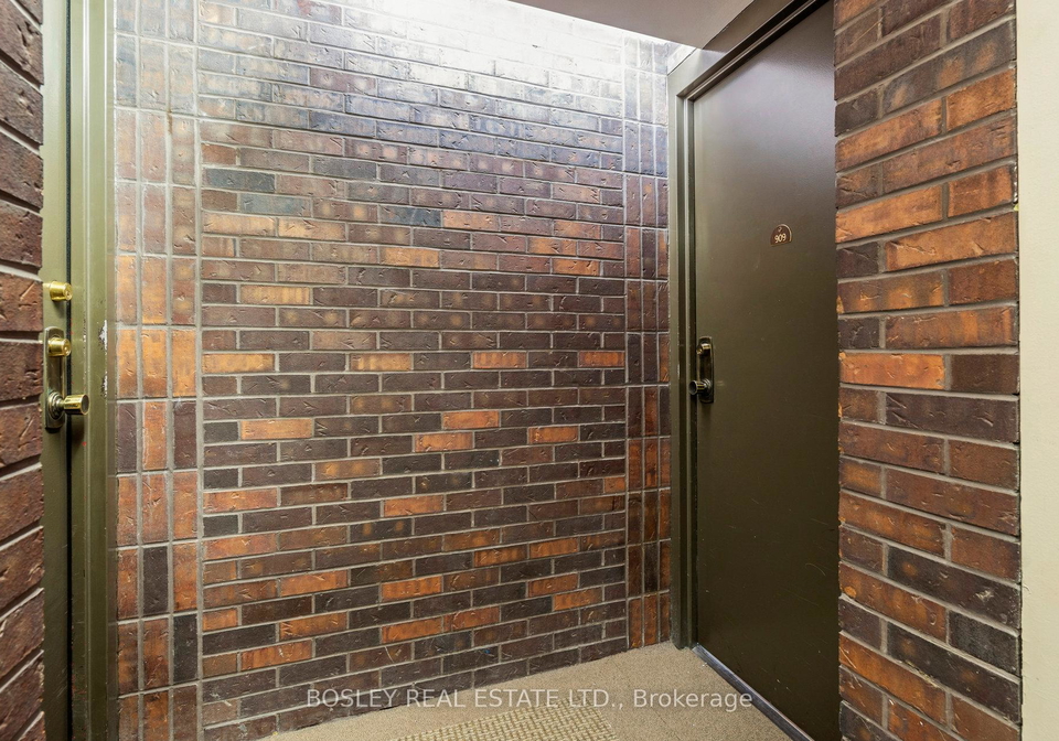 720-spadina-avenue-toronto-ontario-c12636598