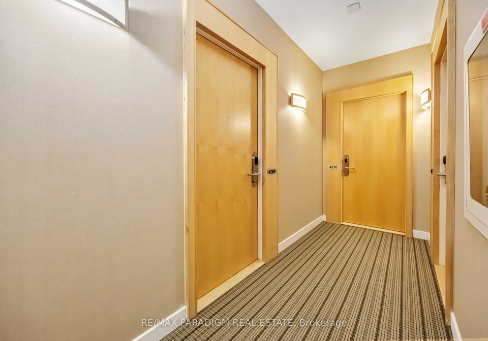 55-bremner-boulevard-toronto-ontario-c12636674