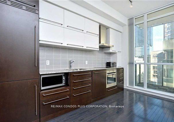 770-bay-street-toronto-ontario-c12637178