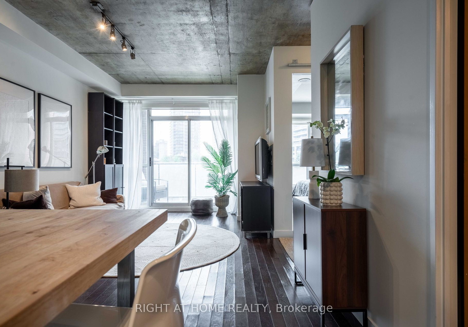 1-shaw-street-toronto-ontario-c12637392