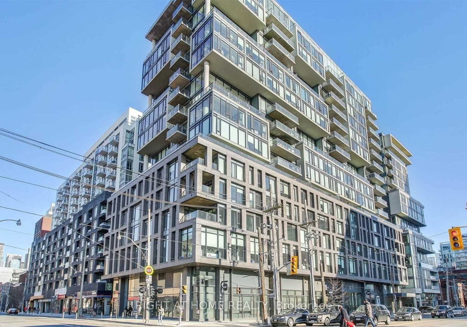 111-bathurst-street-toronto-ontario-c12637558