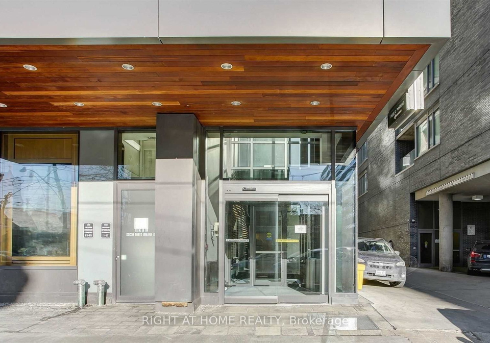 111-bathurst-street-toronto-ontario-c12637558