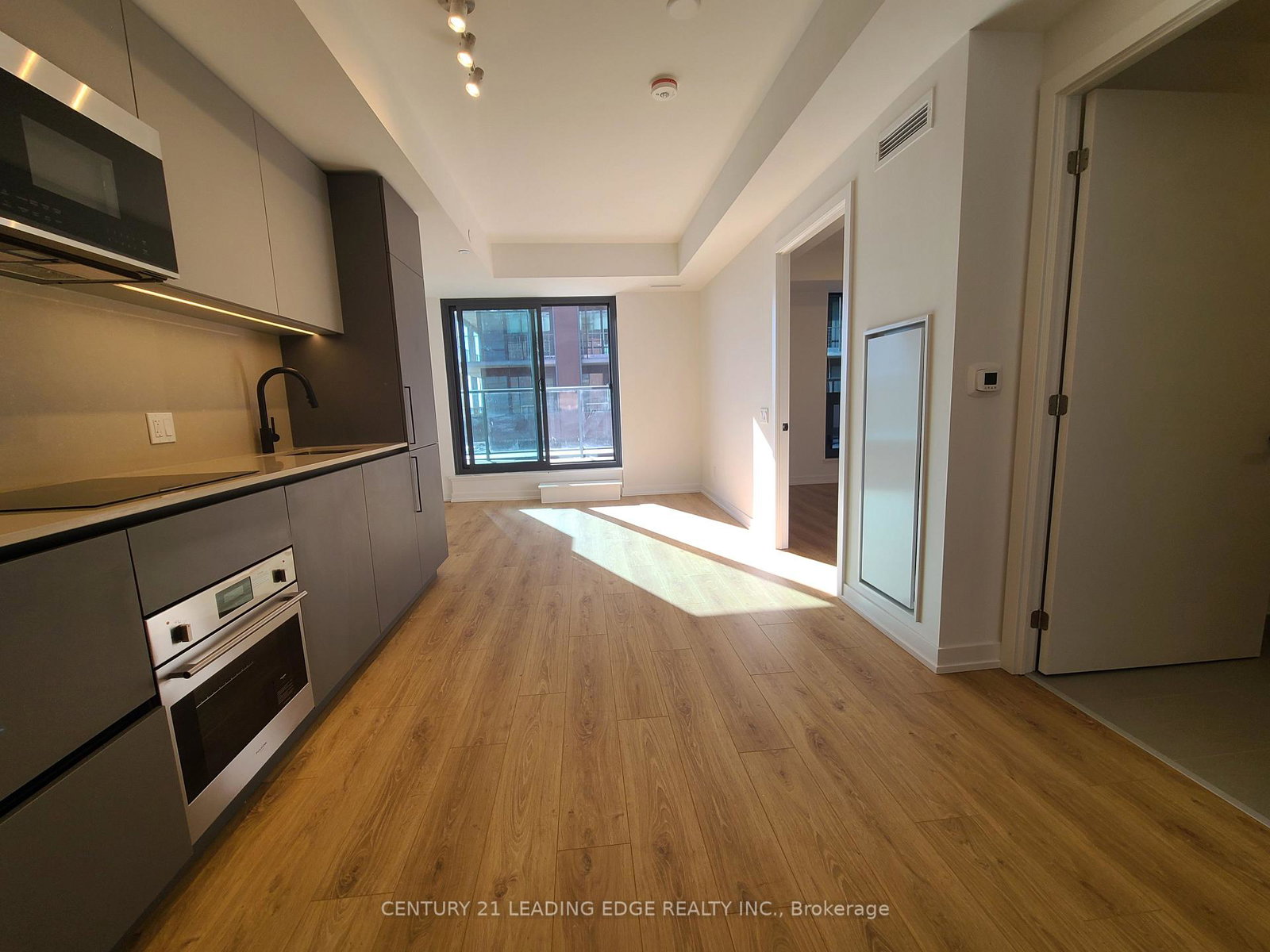 35-parliament-street-toronto-ontario-c12637736