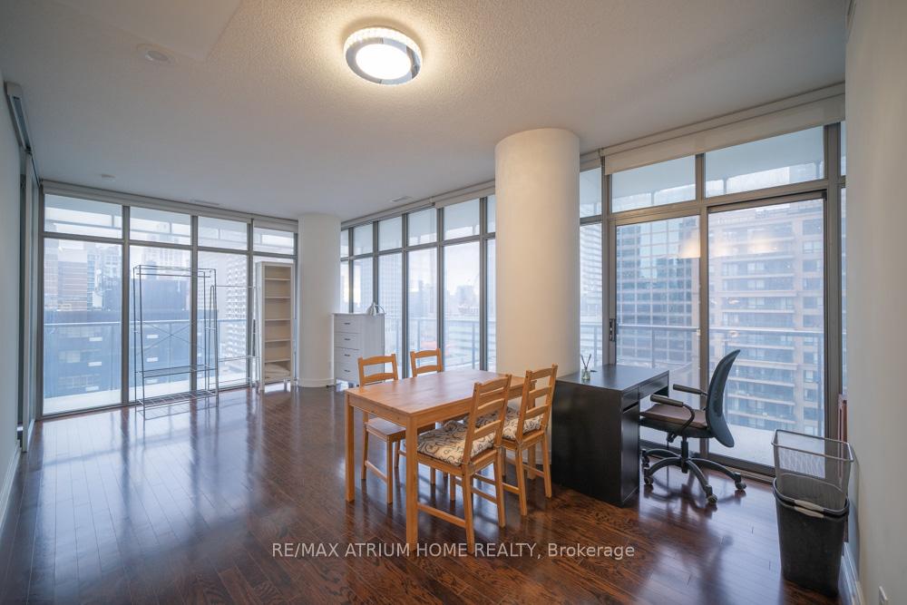 33-charles-street-e-toronto-ontario-c12638386