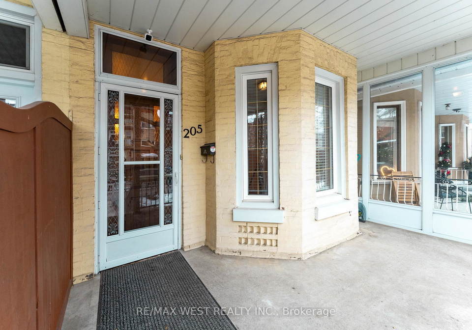 205-markham-street-toronto-ontario-c12638558