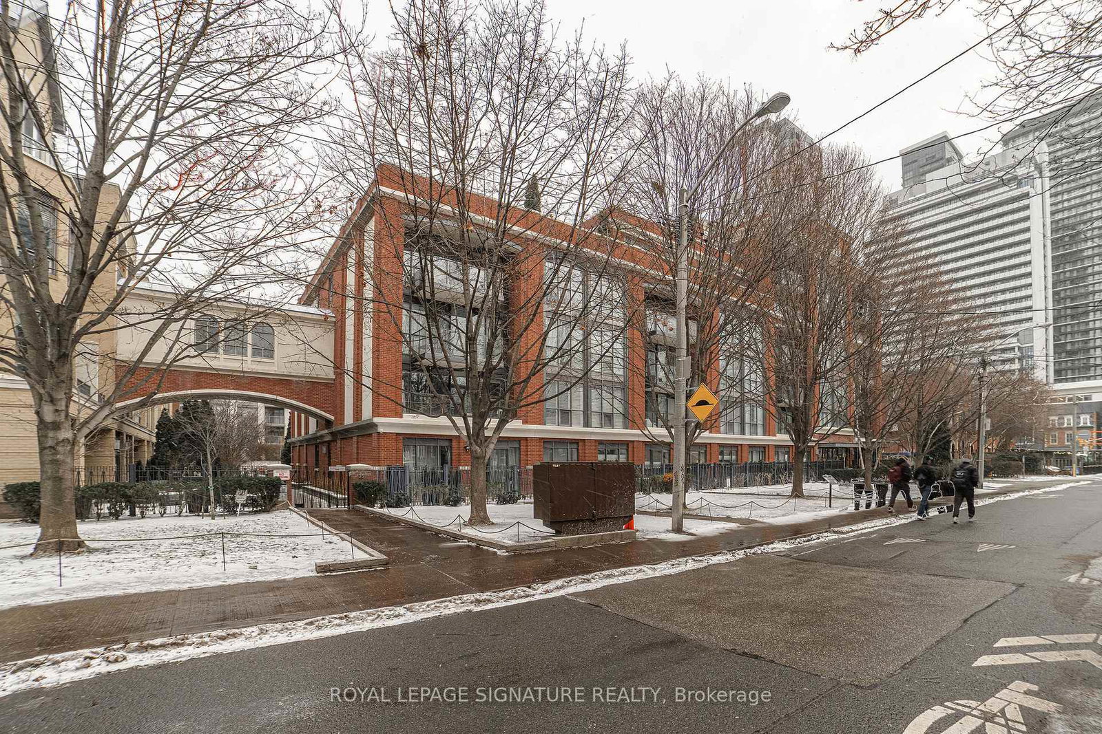11-soho-street-toronto-ontario-c12638774