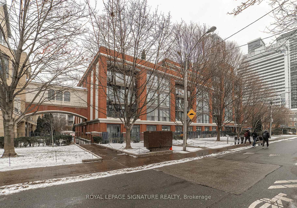 11-soho-street-toronto-ontario-c12638774