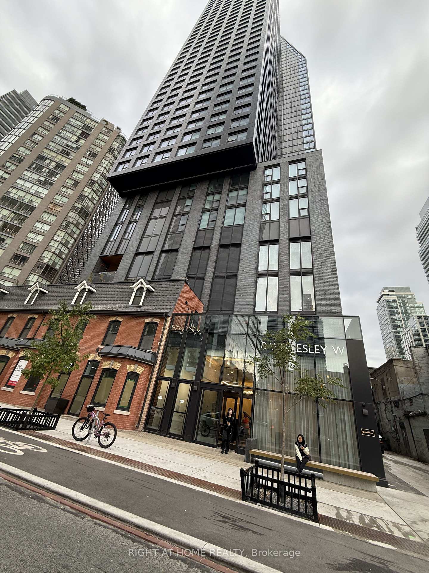 8-wellesley-street-w-toronto-ontario-c12639032