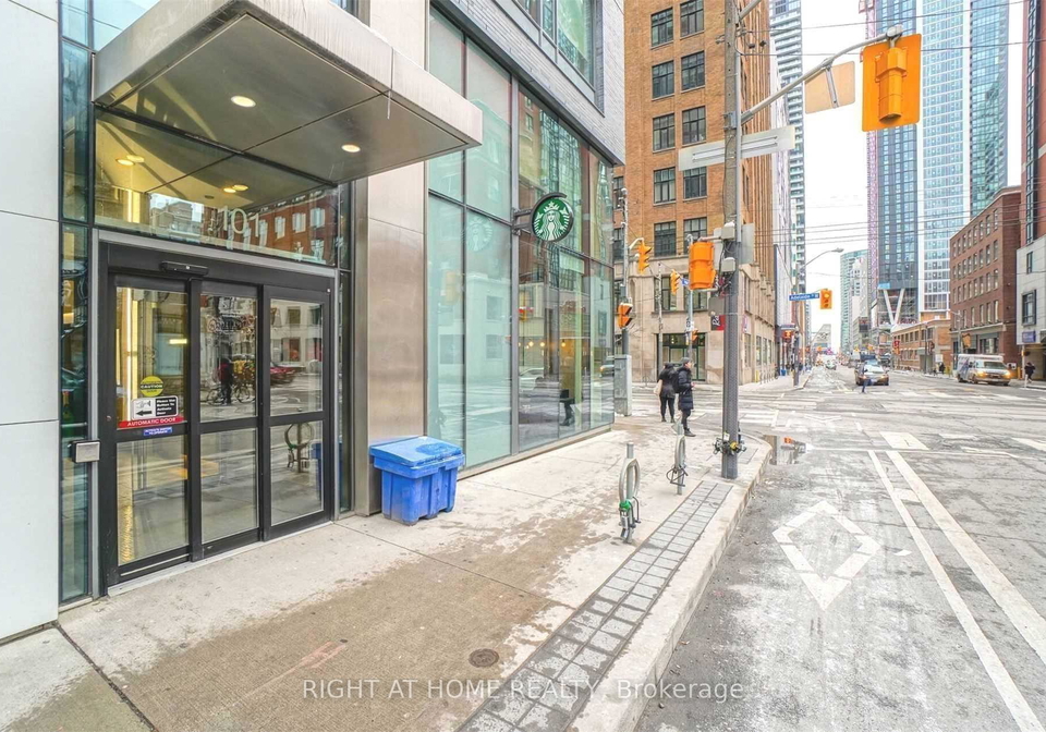 101-peter-street-toronto-ontario-c12639090