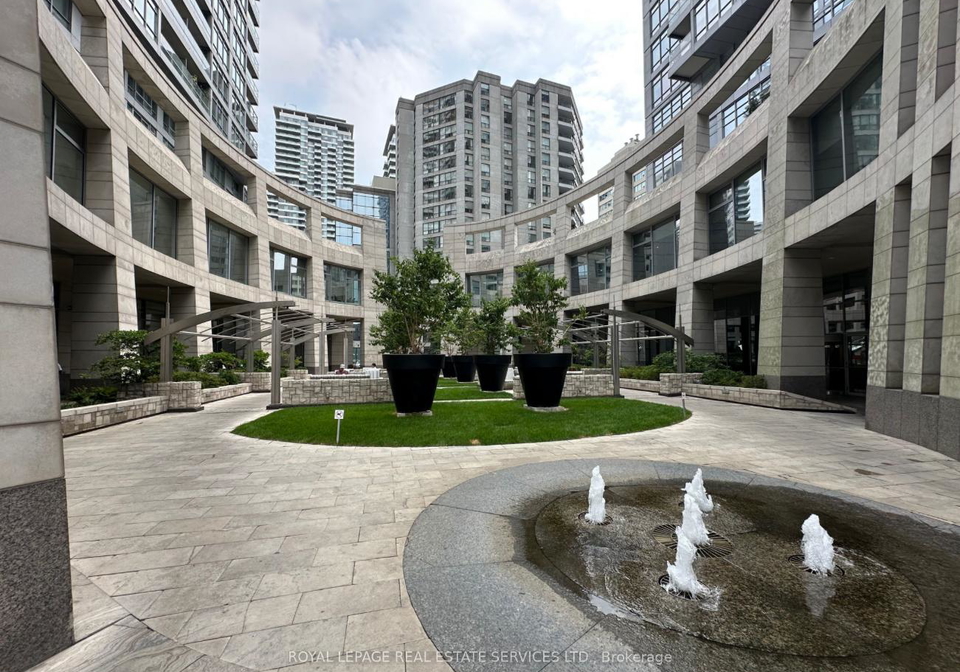 2191-yonge-street-toronto-ontario-c12639094