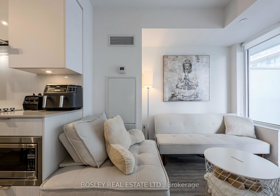 99-broadway-avenue-toronto-ontario-c12639394